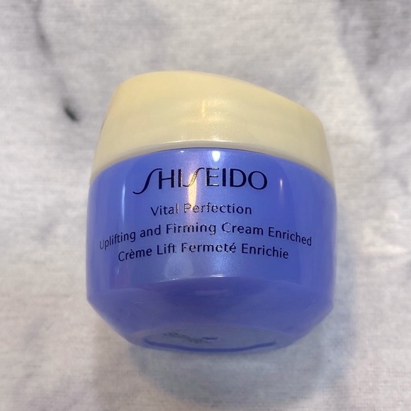 Shiseido Red Floral Bag Beauty Gift Set - 6pc, Cleansing, Serum, Firming, Eye - Picture 9 of 15